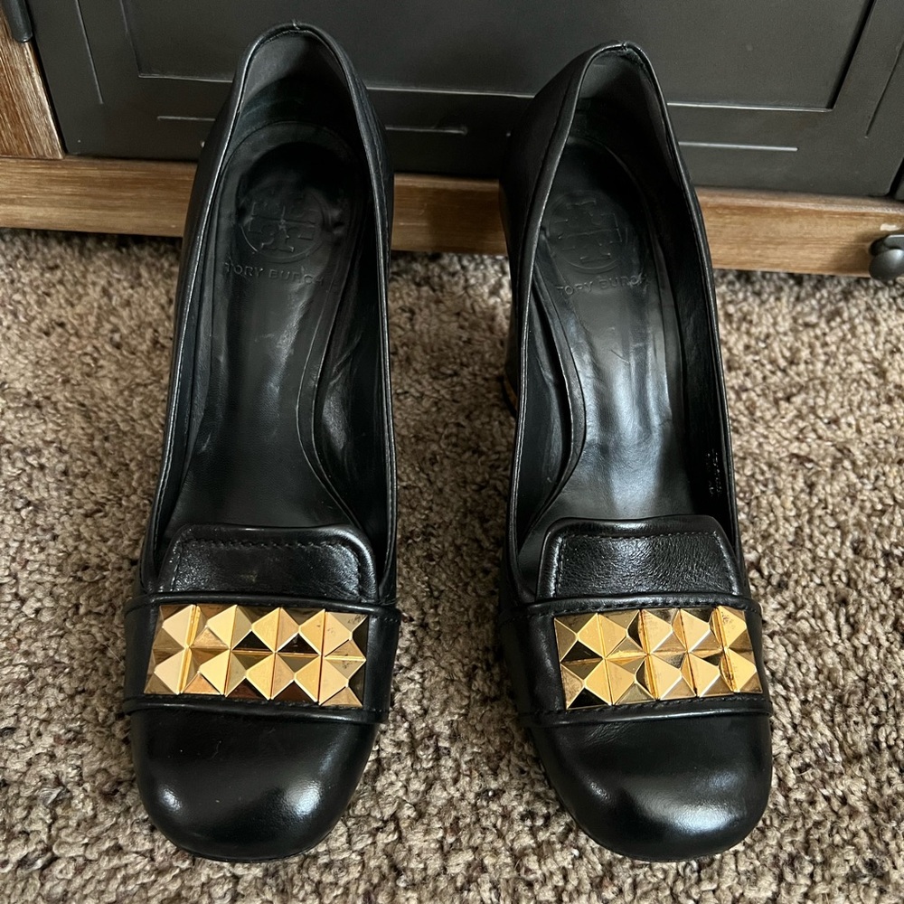 Tory Burch Lizzy Stacked Heels Leather Gold studded Sz 7.5